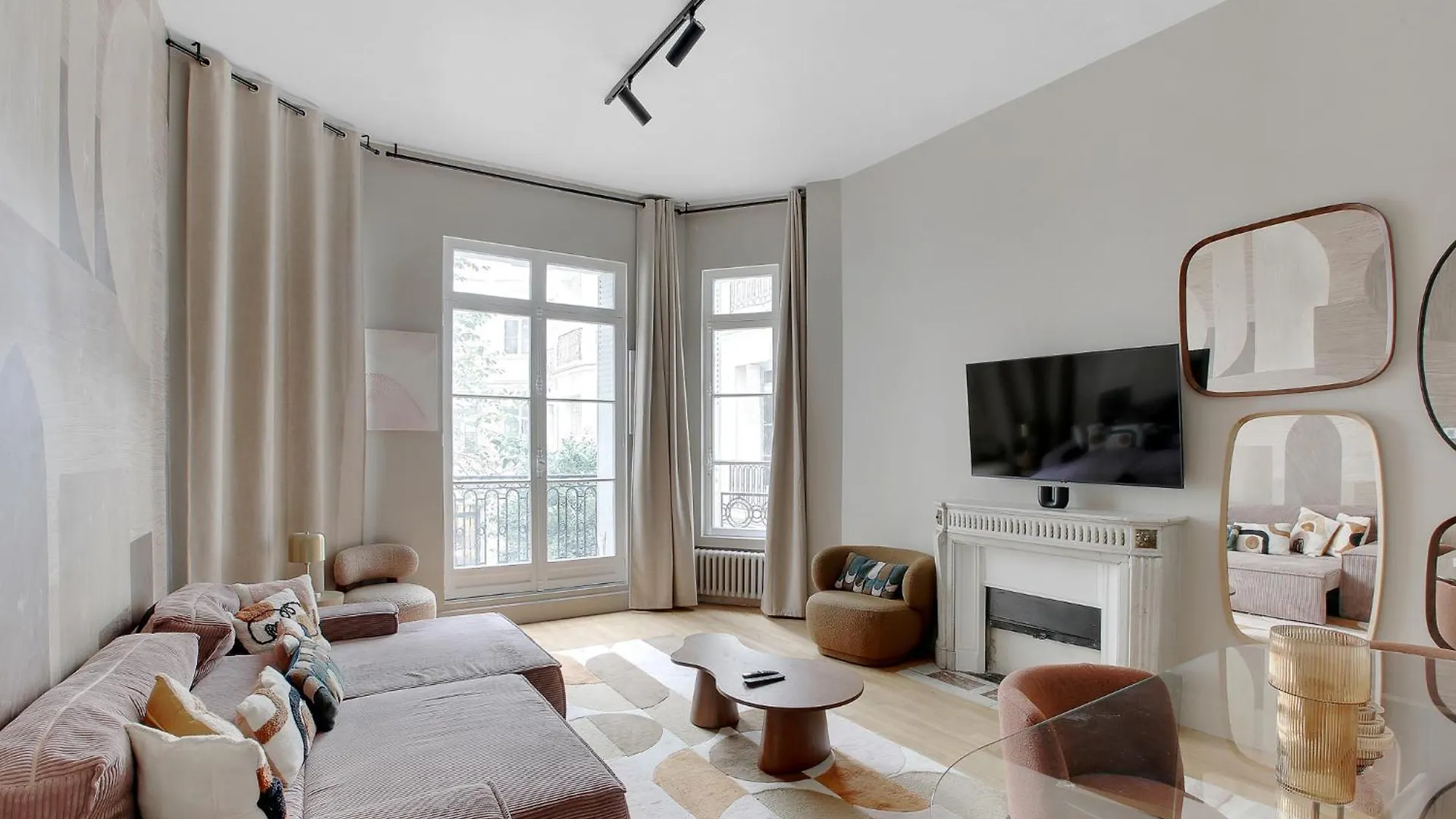 Elegant Appartement Climatise - Arc De Triomphe Párizs 0*,  Franciaország